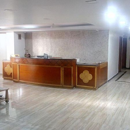 Rajshree Hotel Ахмедабад Екстериор снимка