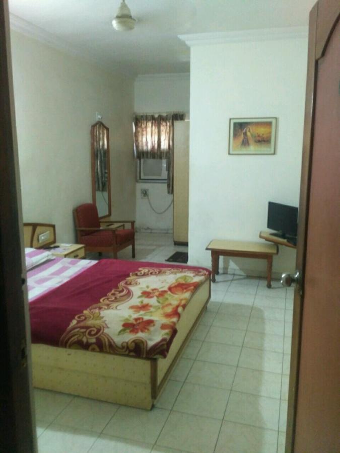 Rajshree Hotel Ахмедабад Екстериор снимка