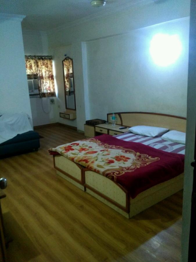 Rajshree Hotel Ахмедабад Екстериор снимка