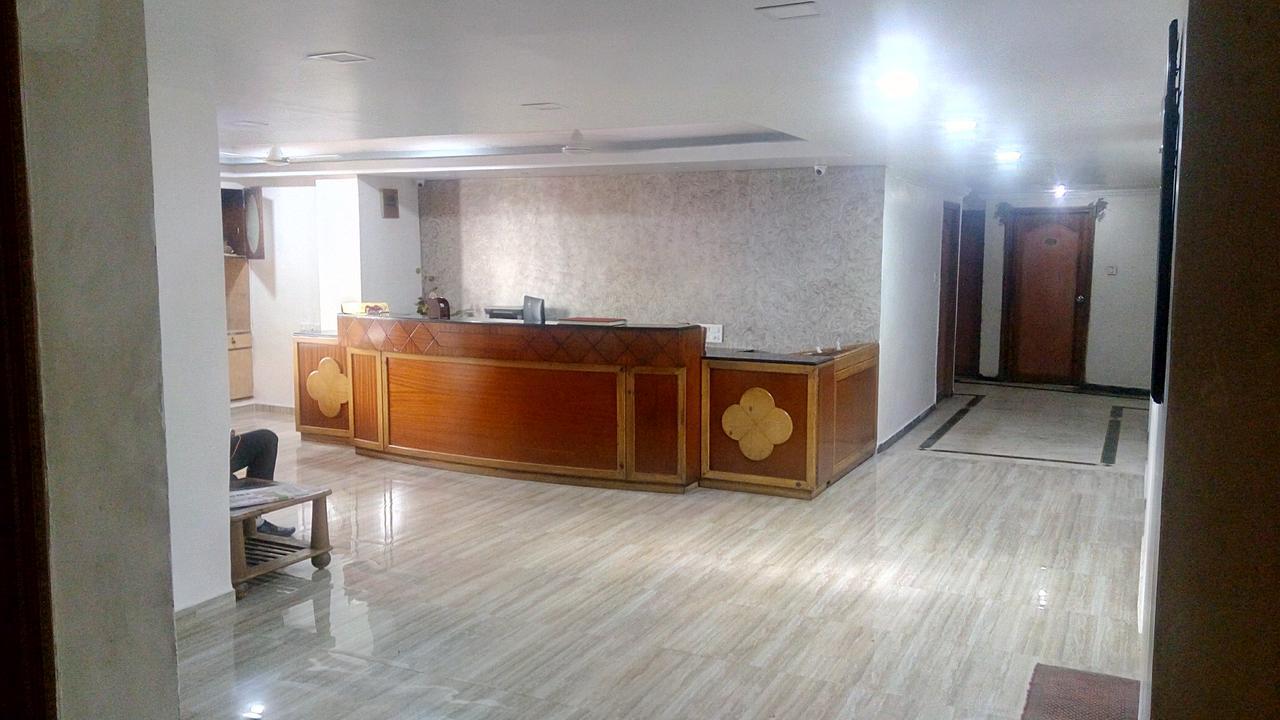 Rajshree Hotel Ахмедабад Екстериор снимка
