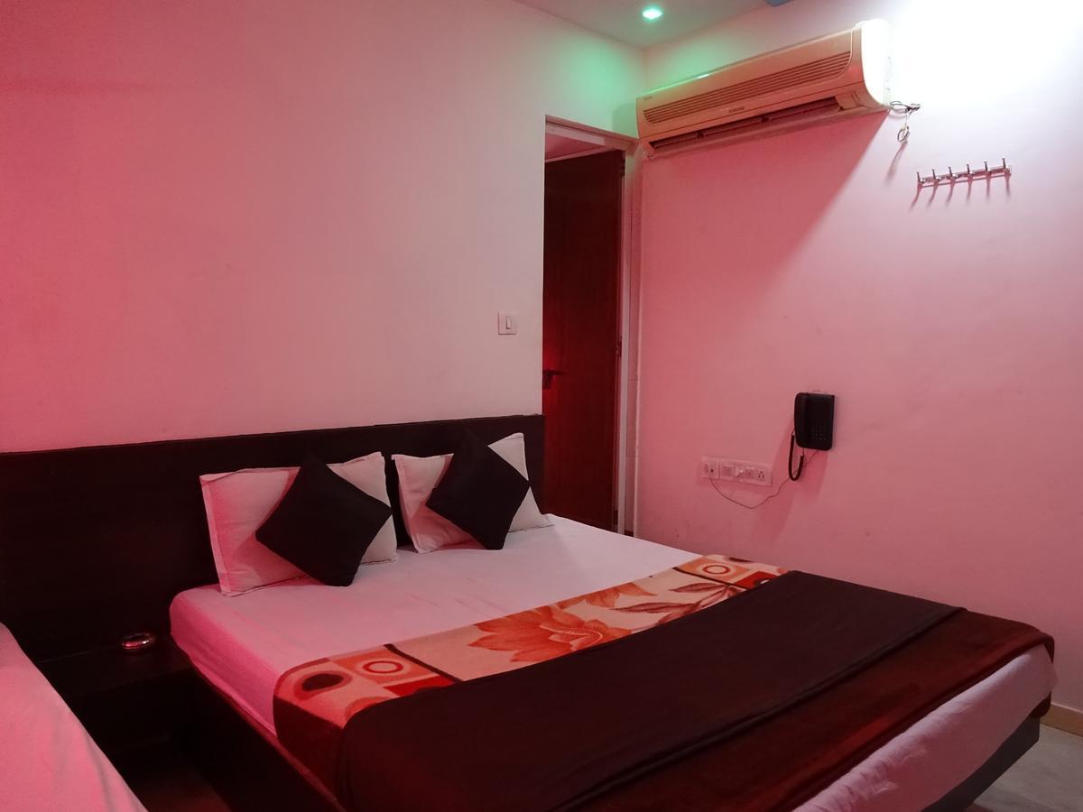 Rajshree Hotel Ахмедабад Екстериор снимка