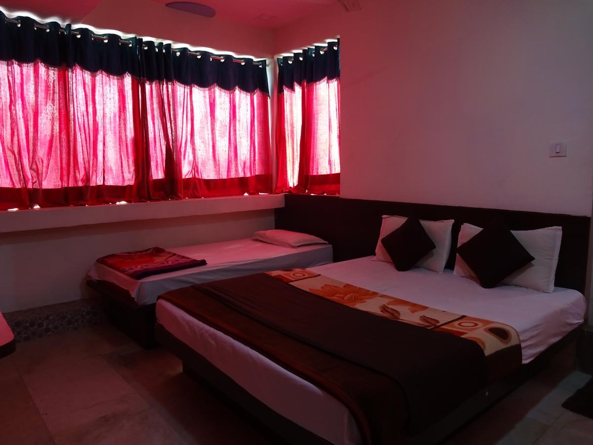 Rajshree Hotel Ахмедабад Екстериор снимка